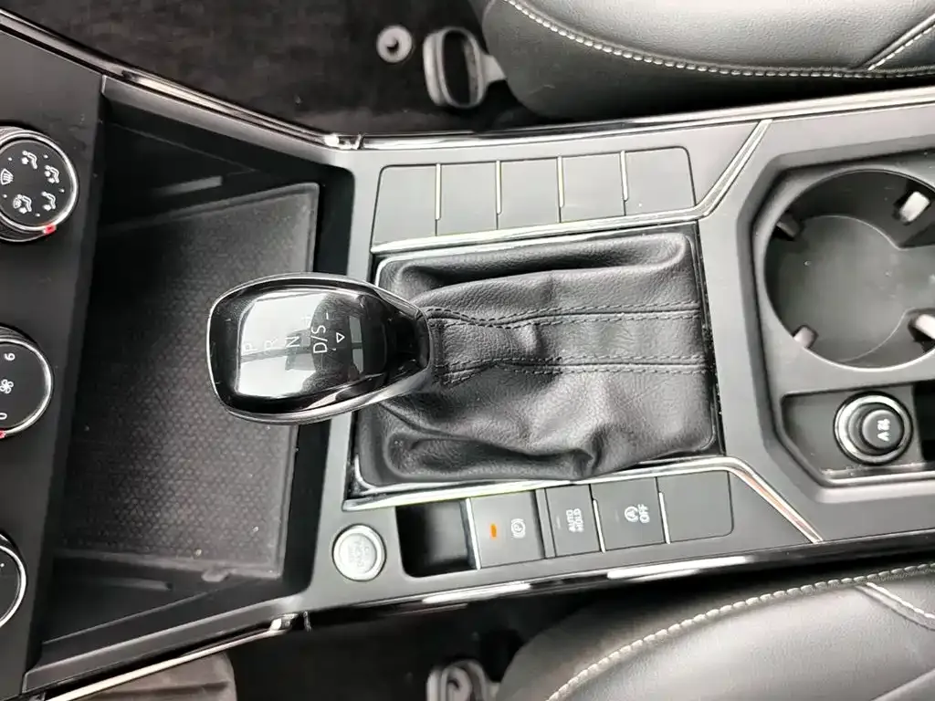 Volkswagen Passat — фото 10