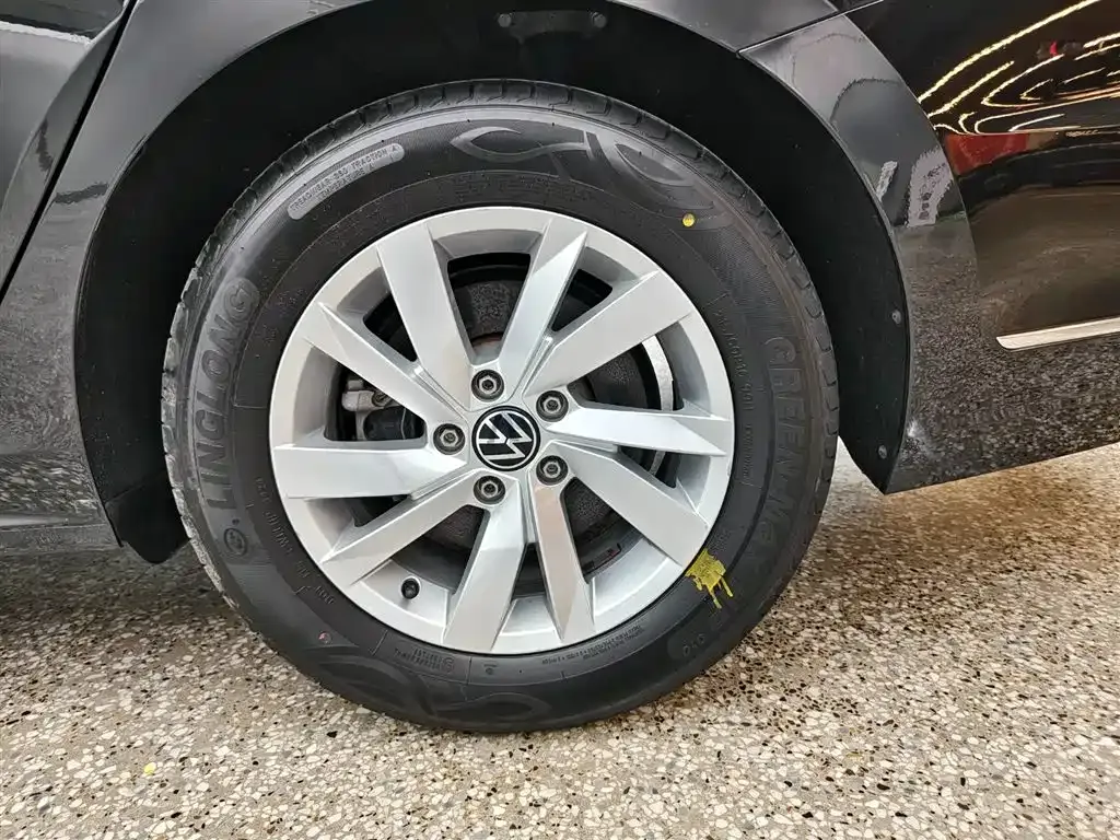 Volkswagen Passat — фото 8