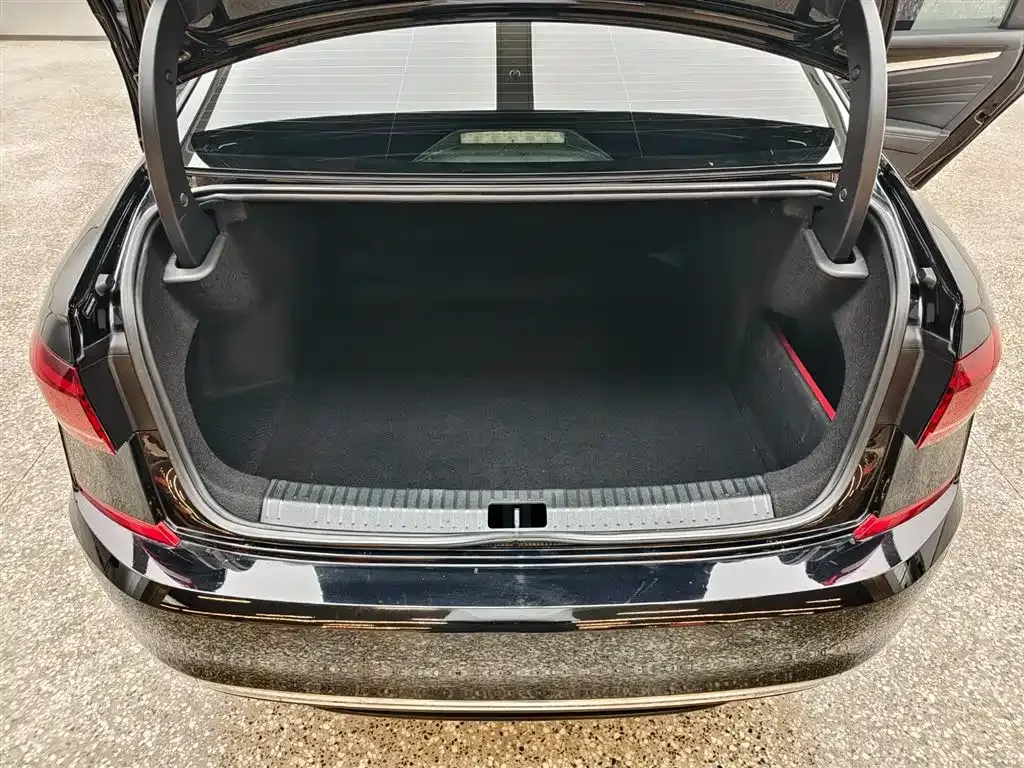 Volkswagen Passat — фото 9