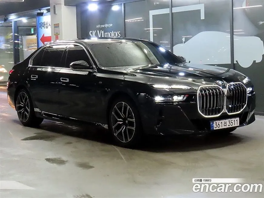 BMW 7-Series — фото 1