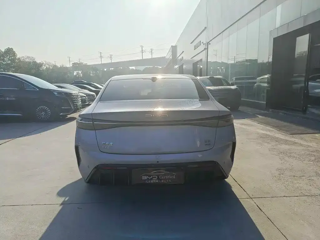 BYD Seal — фото 10