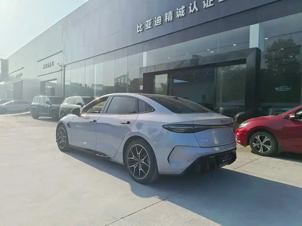 BYD Seal — фото 8