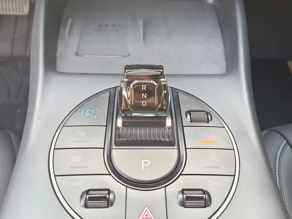 BYD Seal — фото 9