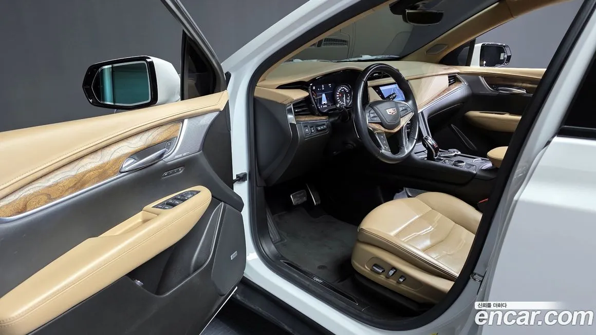 Cadillac XT5 — фото 10