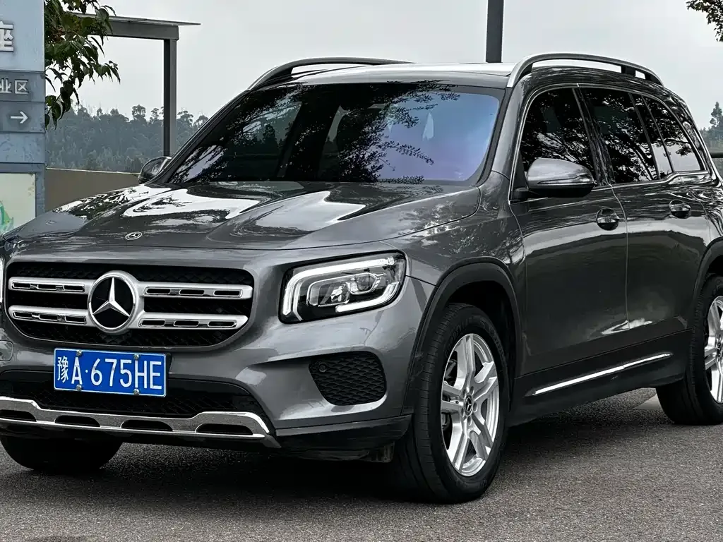 Mercedes-Benz GLB — фото 1