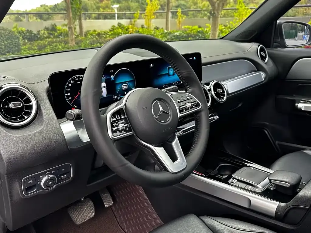 Mercedes-Benz GLB — фото 5