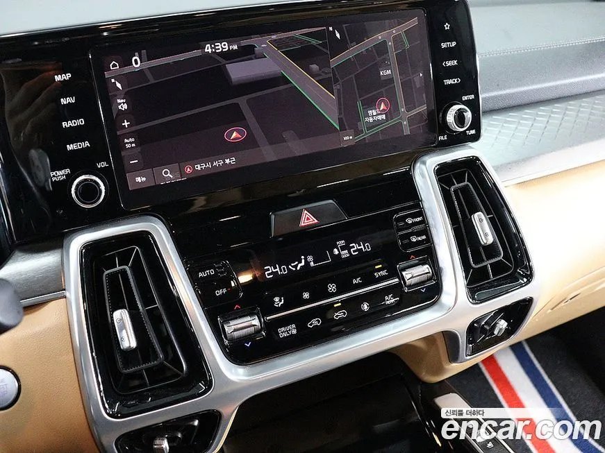Kia Sorento — фото 9