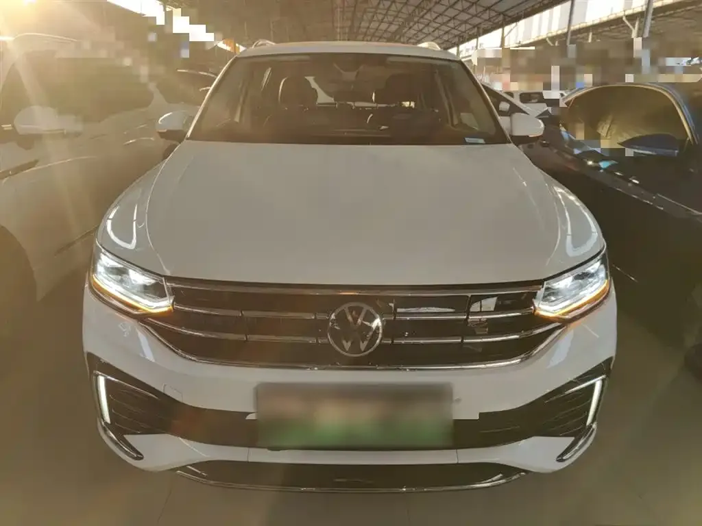 Volkswagen Tiguan L New Energy — фото 3
