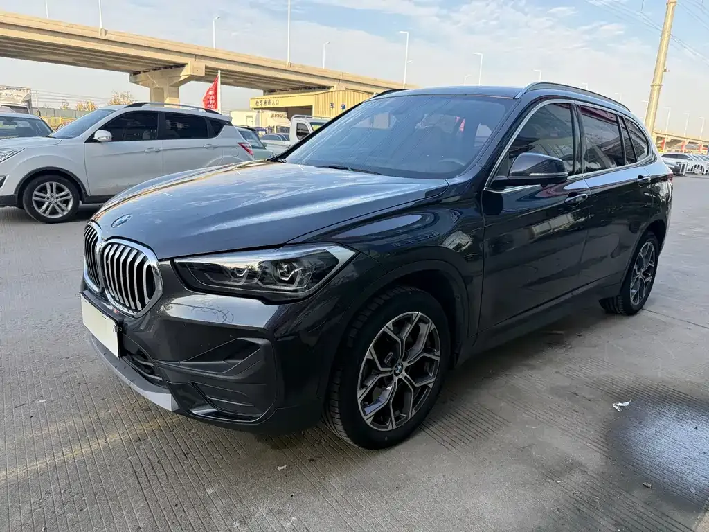 BMW X1 — фото 1