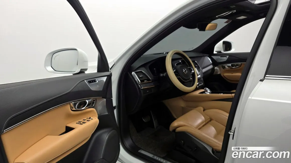 Volvo XC90 — фото 10