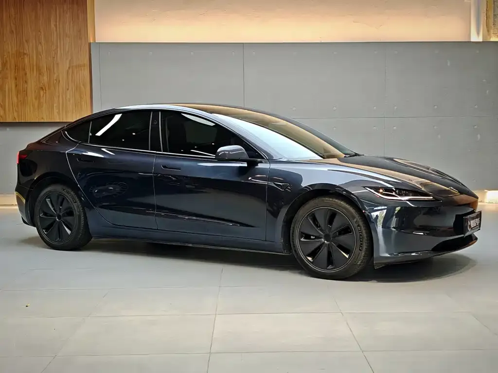 Tesla Model 3 — фото 2
