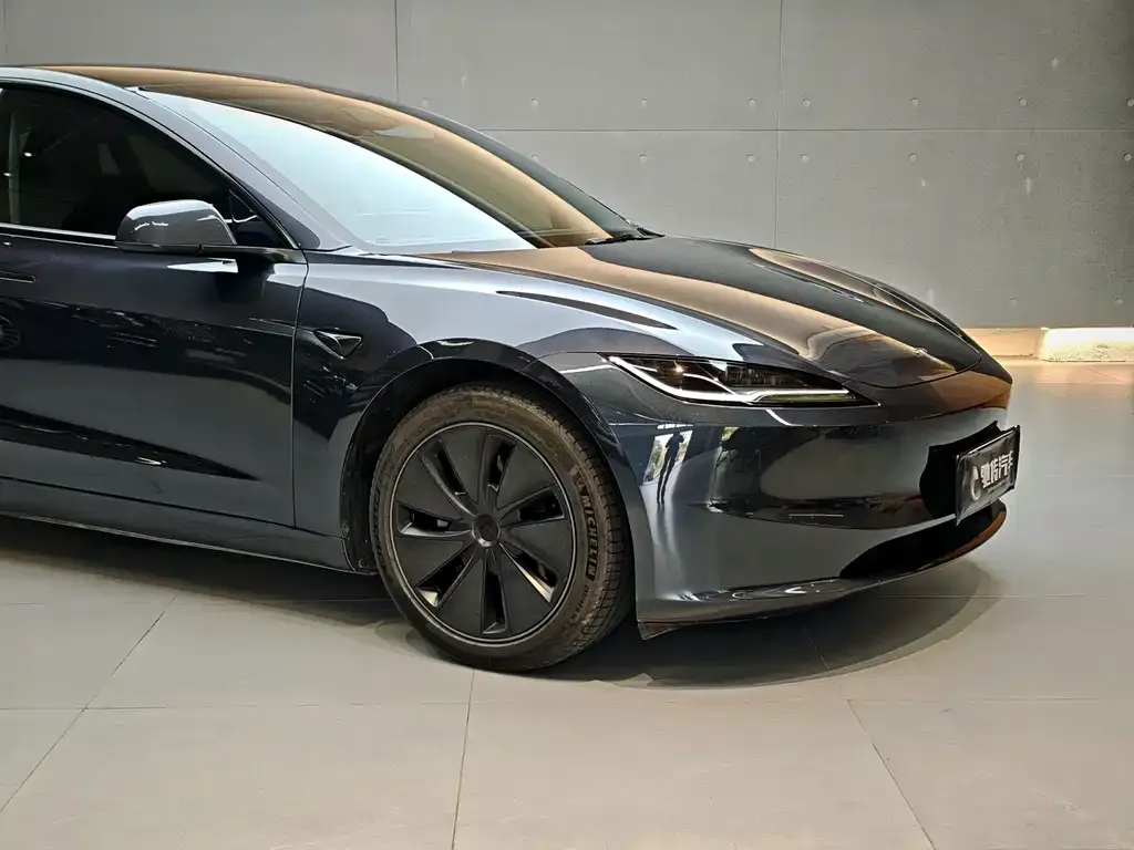 Tesla Model 3 — фото 3