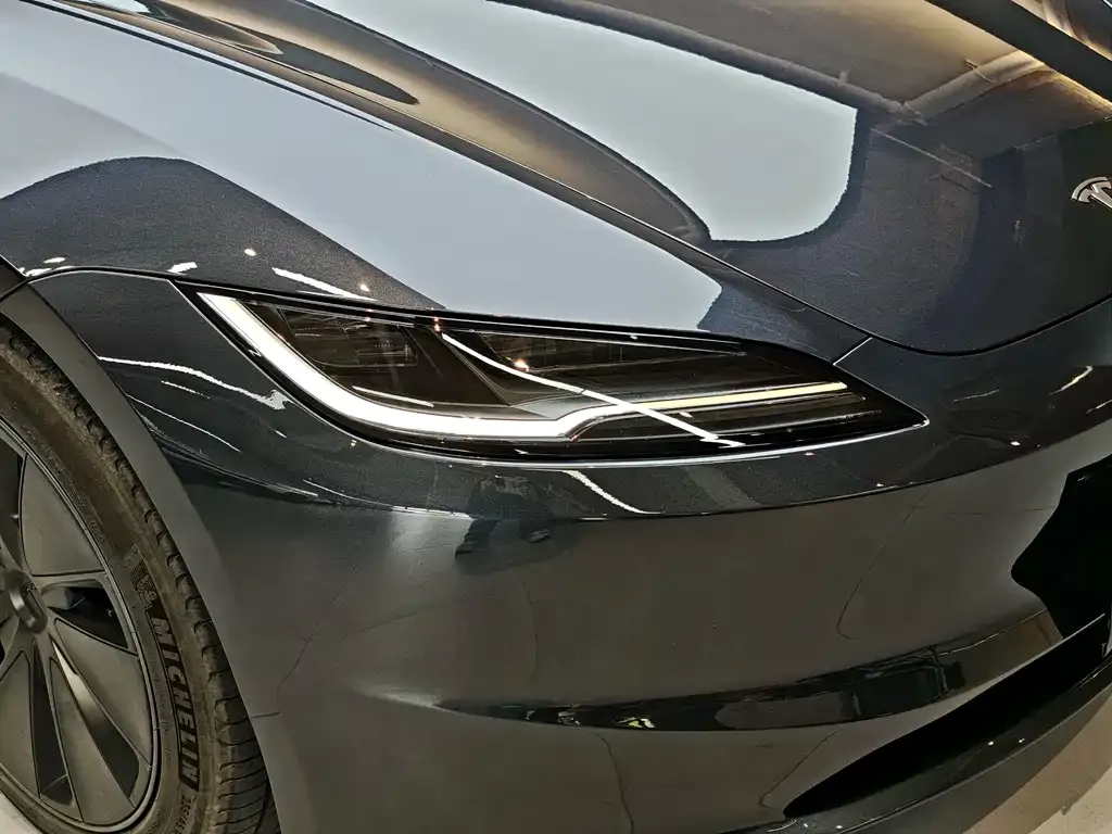 Tesla Model 3 — фото 4