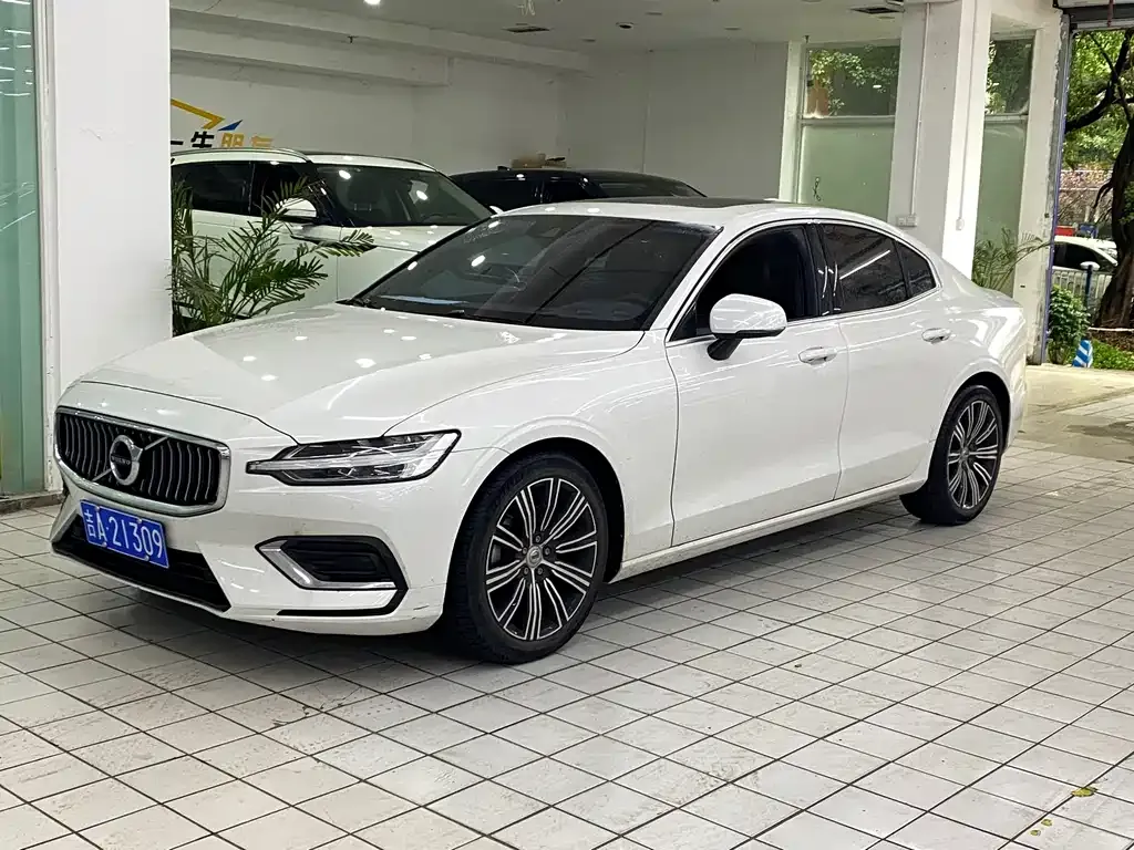 Volvo S60 — фото 2