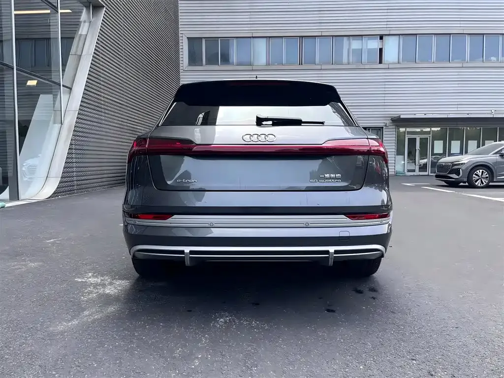 Audi e-tron — фото 3