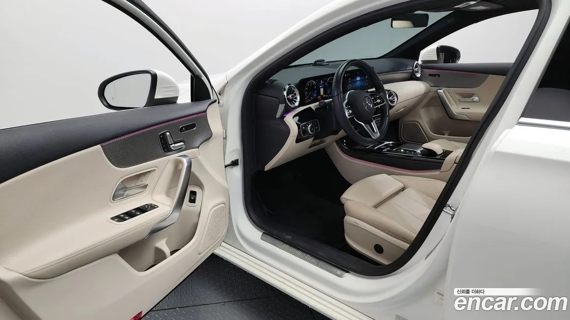 Mercedes-Benz A-Class — фото 10