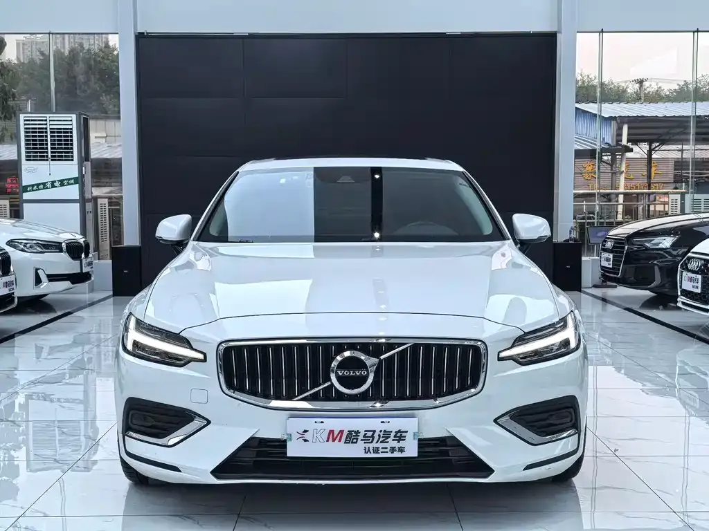 Volvo S60 — фото 2