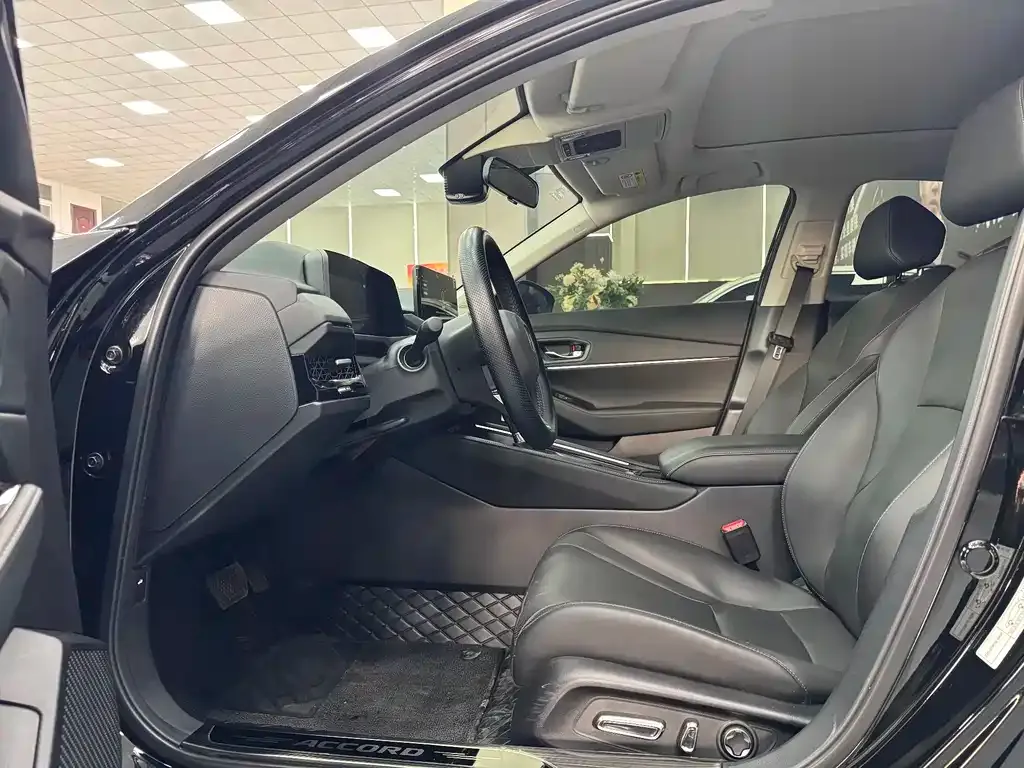 Honda Accord — фото 7