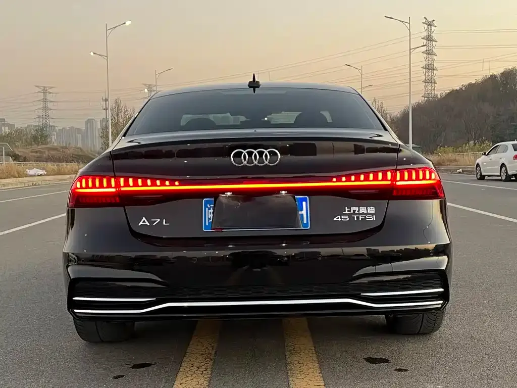 Audi A7L — фото 5