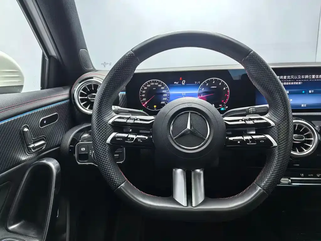 Mercedes-Benz A-Class — фото 9