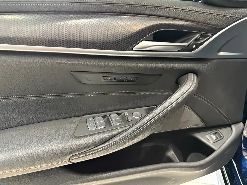 BMW 5 Series (Import) — фото 10