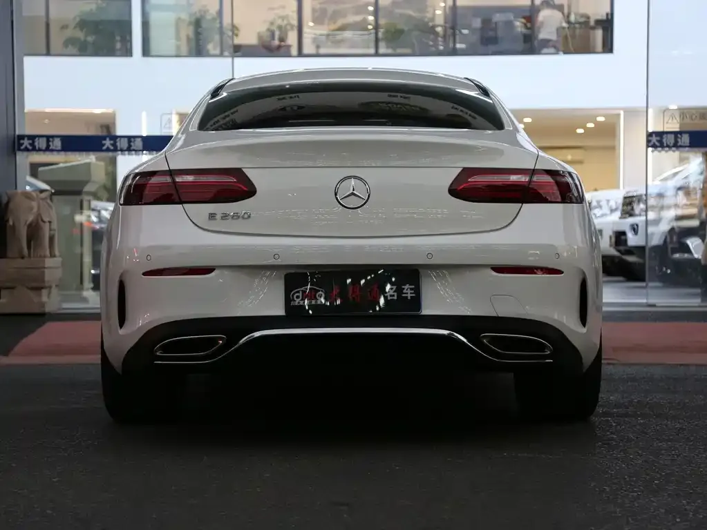 Mercedes-Benz E-Class (Import) — фото 4