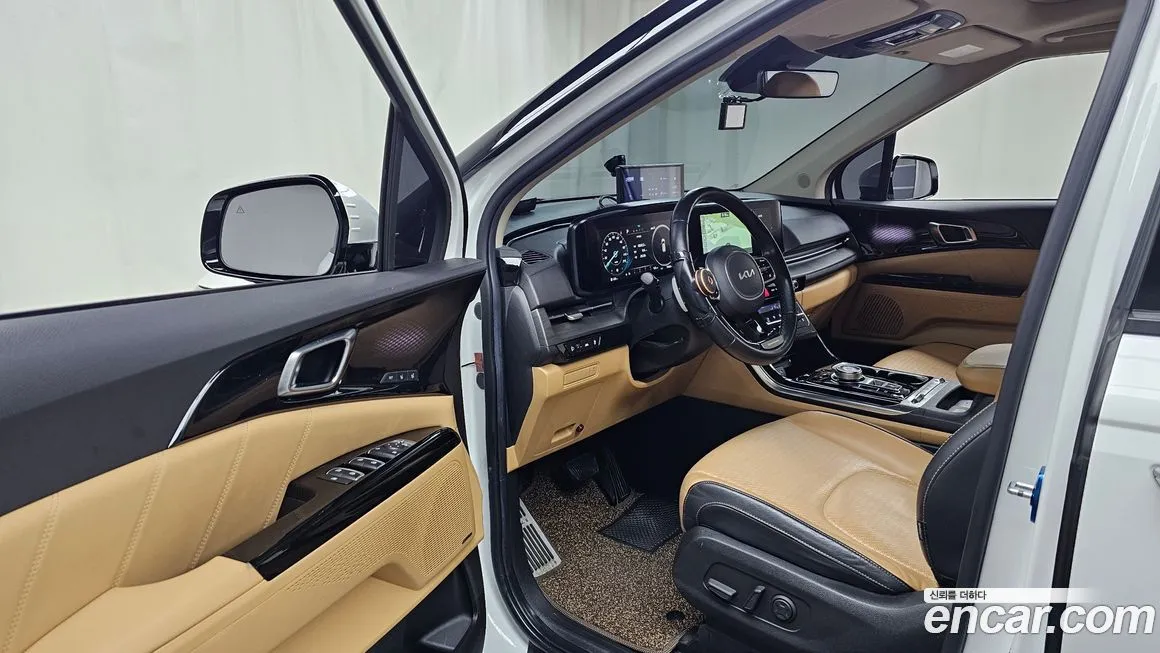 Kia Carnival — фото 10