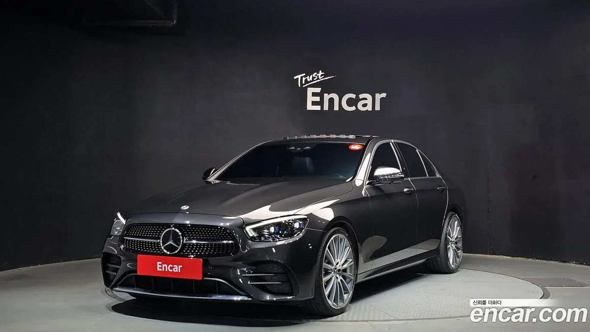 Mercedes-Benz E-Class — фото 1