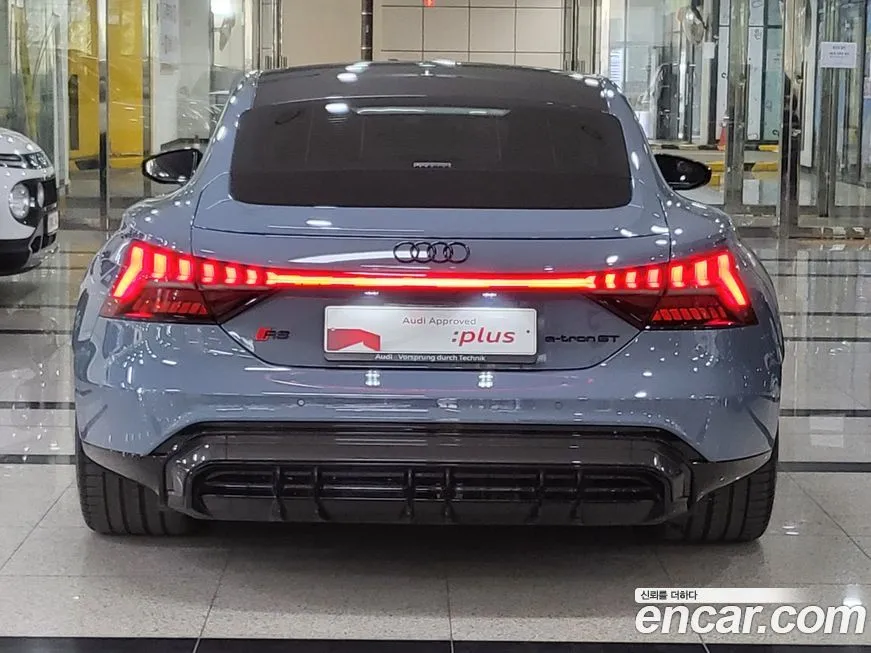 Audi RS e-tron GT — фото 4