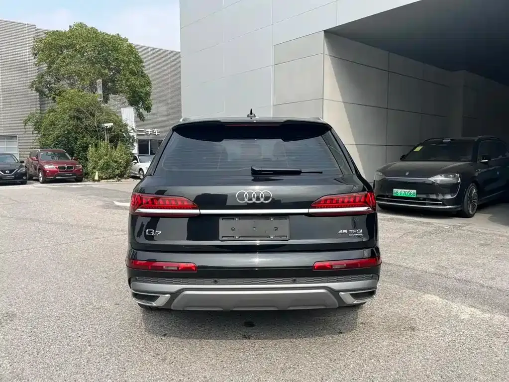 Audi Q7 — фото 4