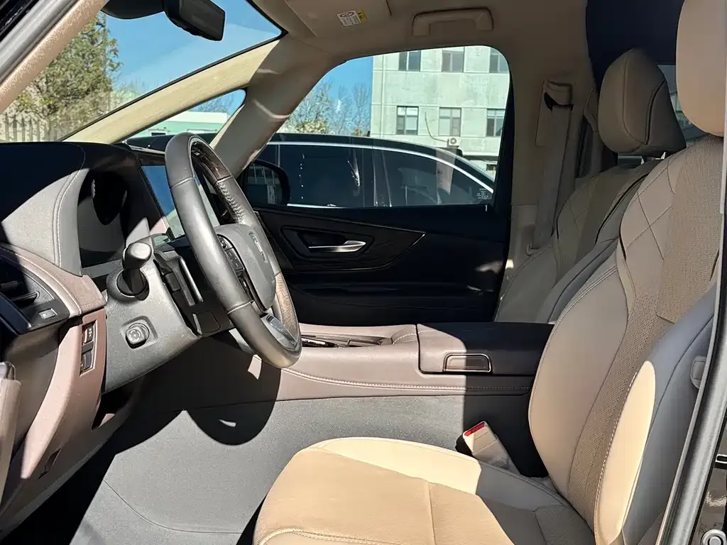 Toyota Vellfire — фото 10