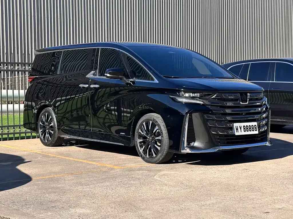 Toyota Vellfire — фото 2