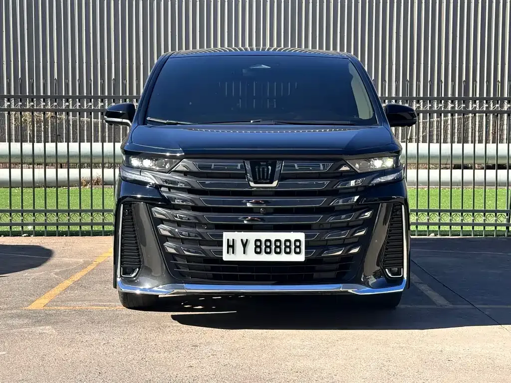 Toyota Vellfire — фото 3