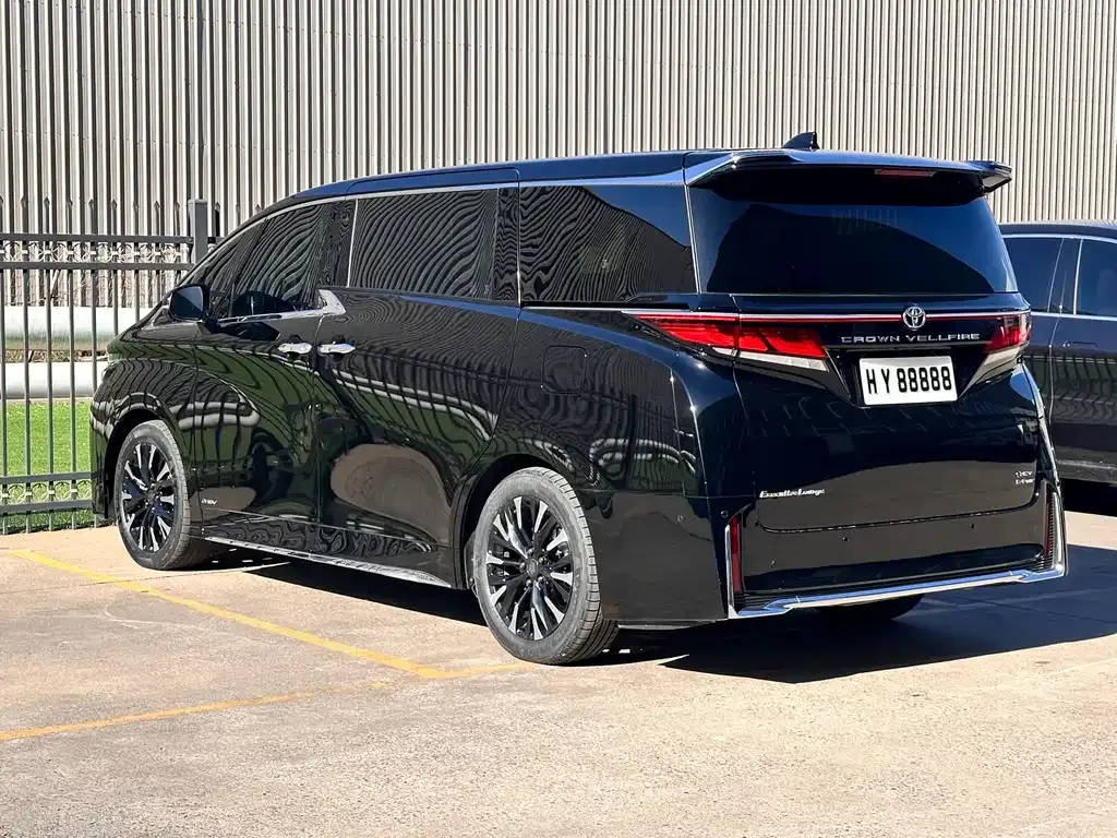 Toyota Vellfire — фото 4