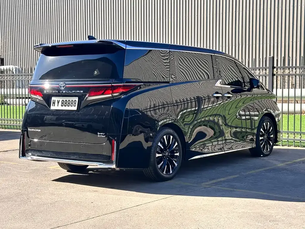 Toyota Vellfire — фото 5