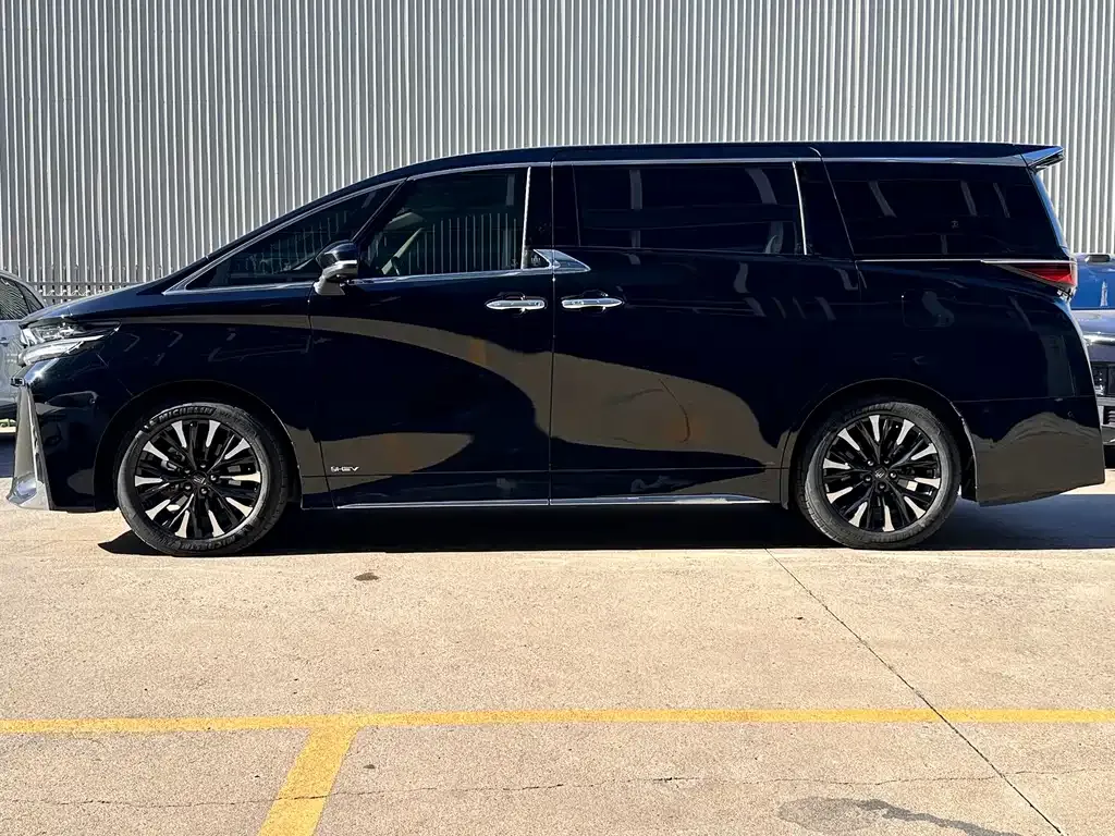 Toyota Vellfire — фото 7