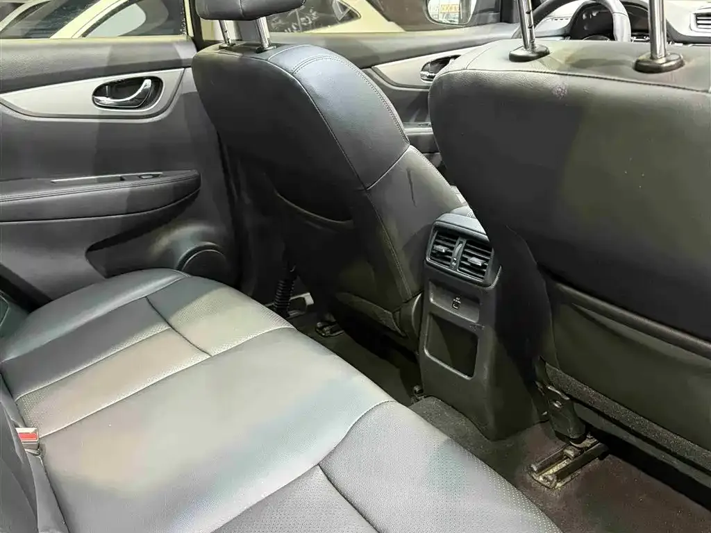 Nissan Qashqai — фото 10