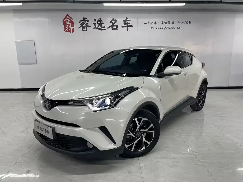 Toyota C-HR — фото 1