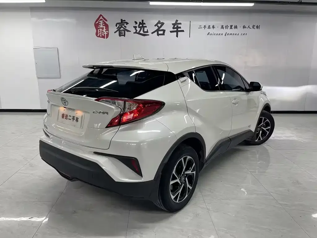Toyota C-HR — фото 5