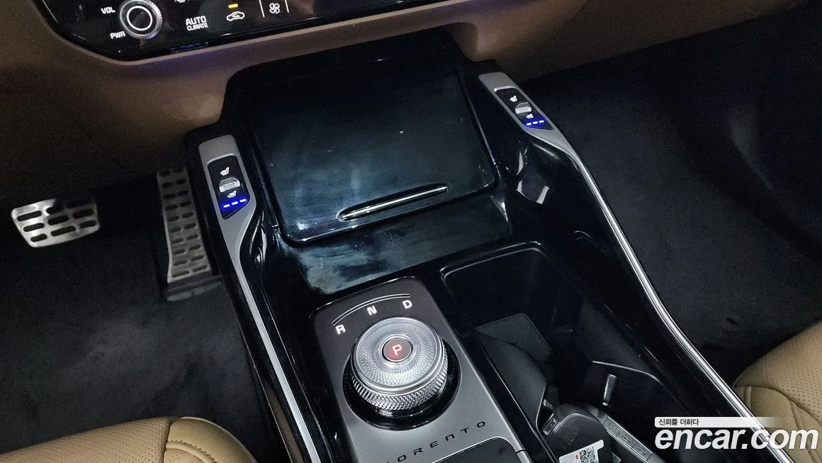Kia Sorento — фото 9