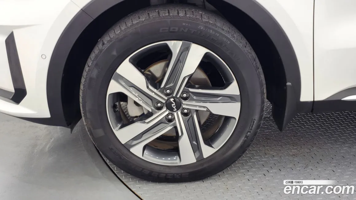 Kia Sorento — фото 5