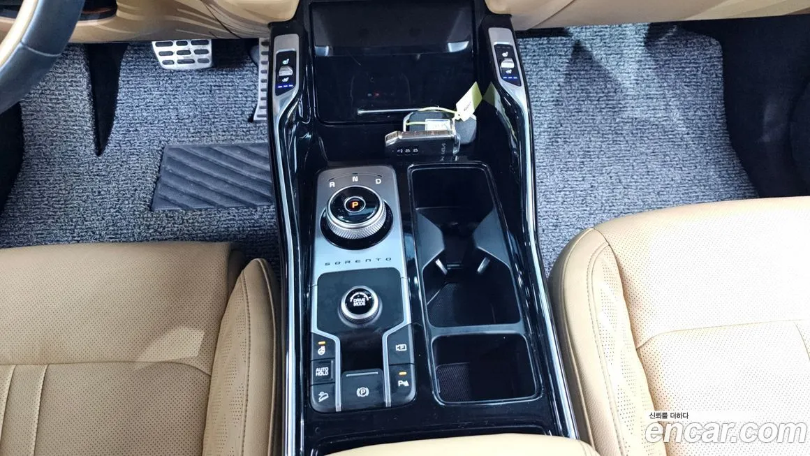 Kia Sorento — фото 9