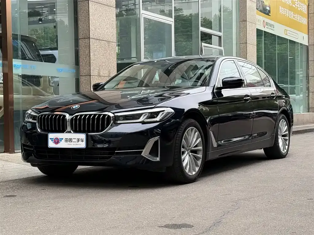 BMW 5 Series — фото 1