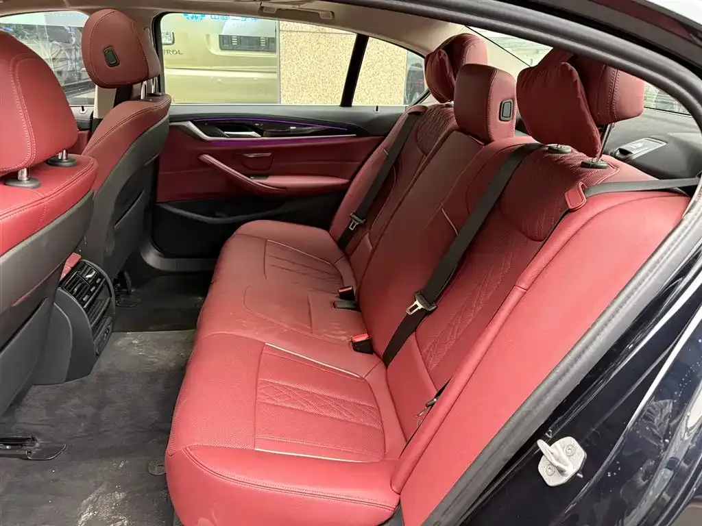 BMW 5 Series — фото 10