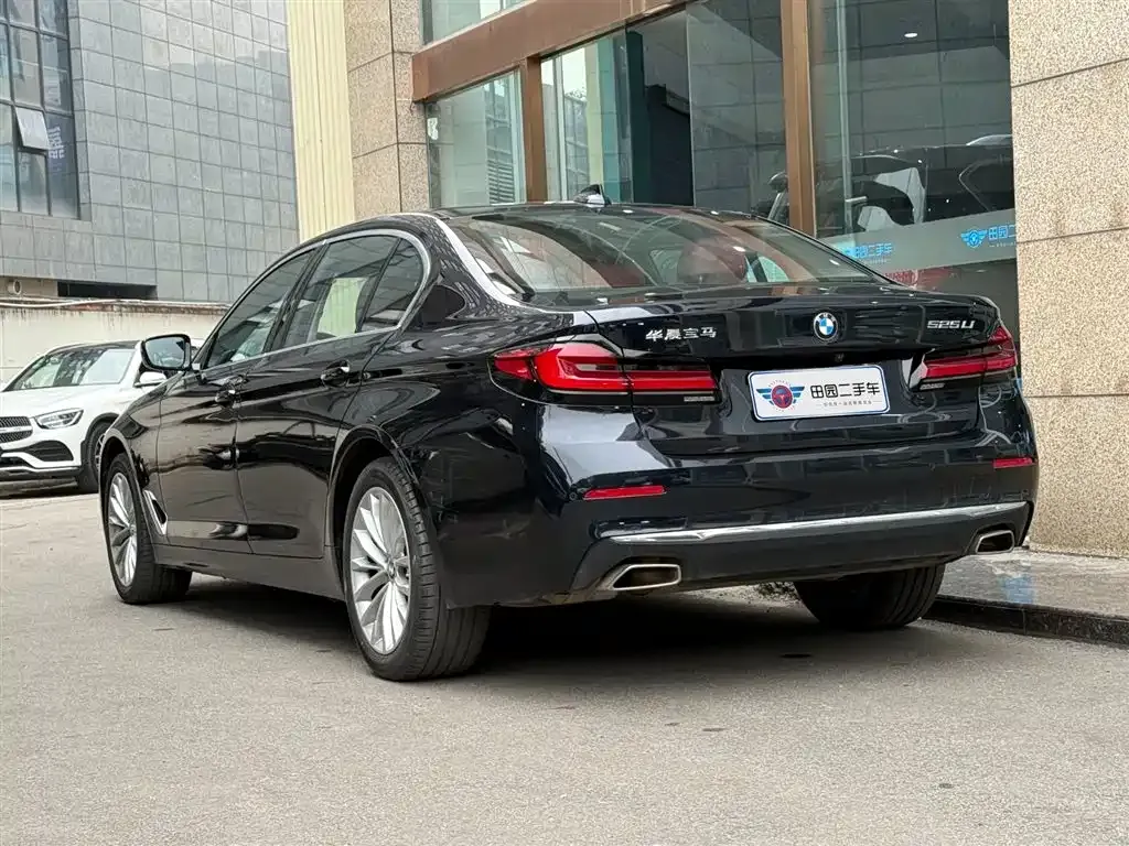 BMW 5 Series — фото 4