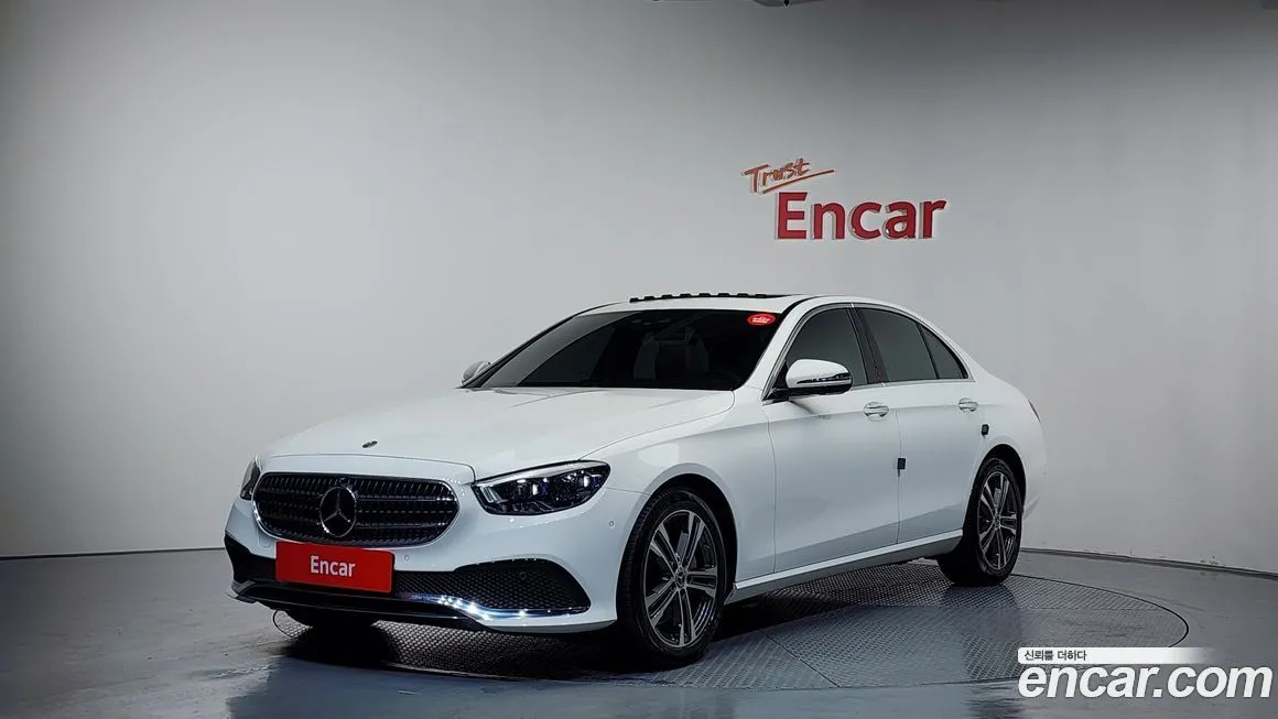 Mercedes-Benz E-Class — фото 1