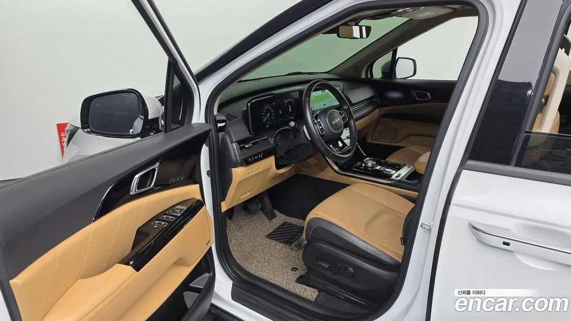 Kia Carnival — фото 10