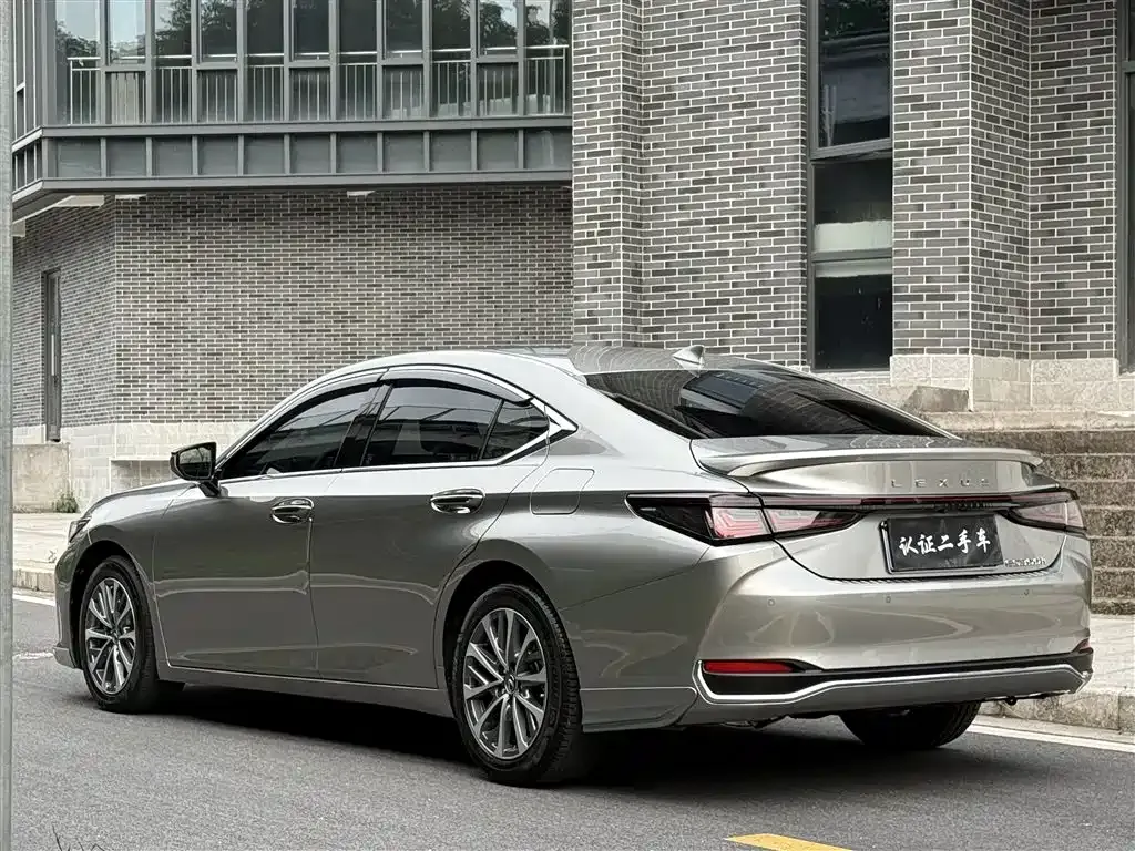 Lexus ES — фото 3