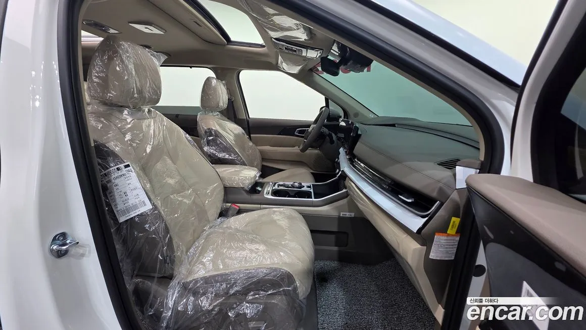 Kia Carnival — фото 10
