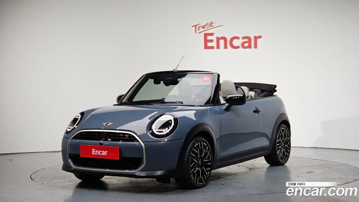 Mini Cooper Convertible — фото 1